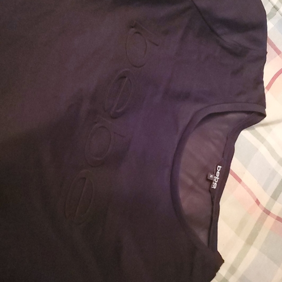 Bebe nwt t shirt w reflective stripes - Picture 2 of 4